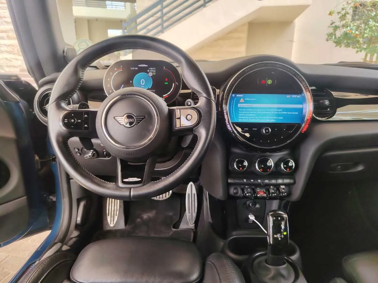 Car image 21