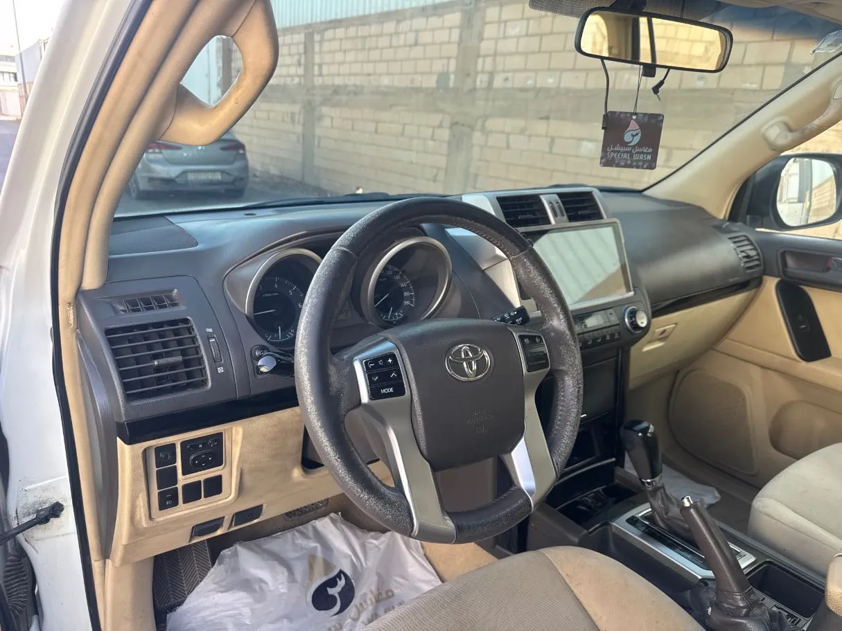 Car image 16
