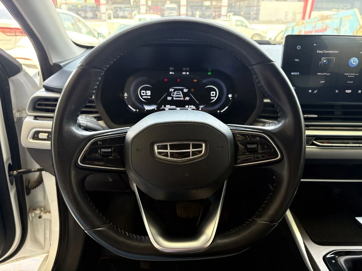 Car image 14