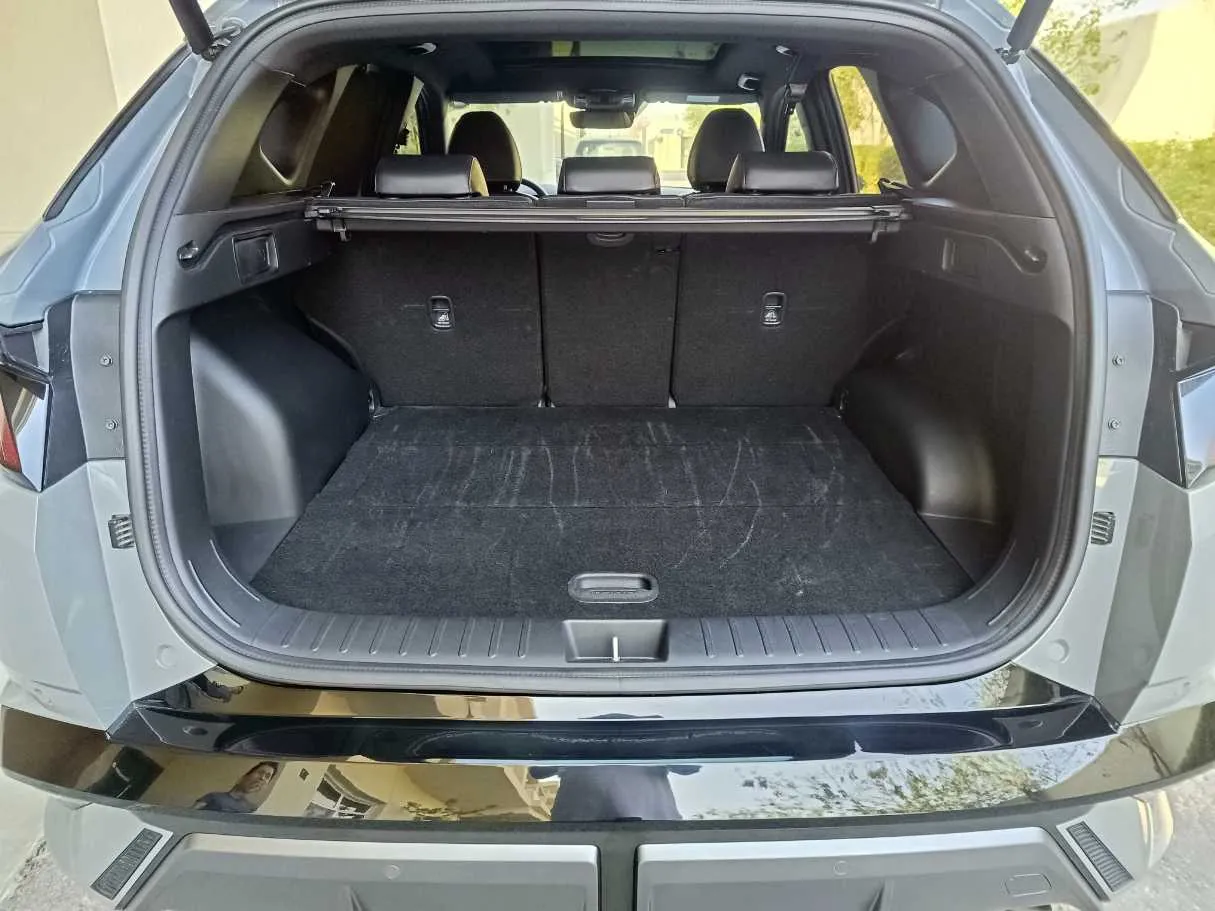 Car image 30
