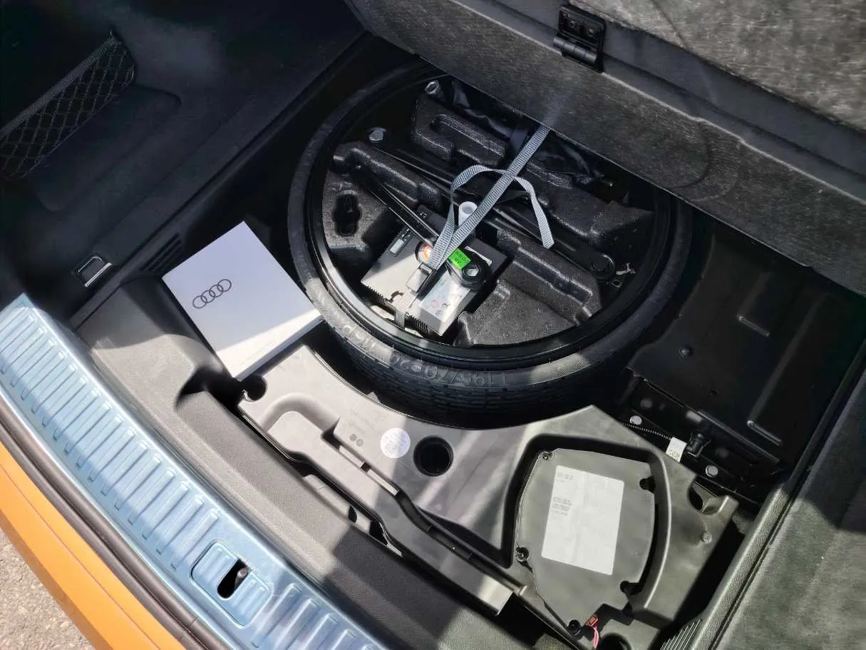 Car image 34