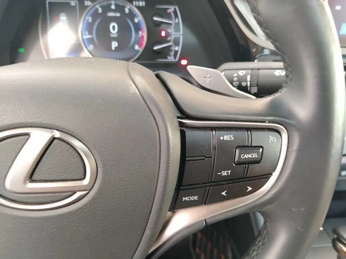 Car image 40
