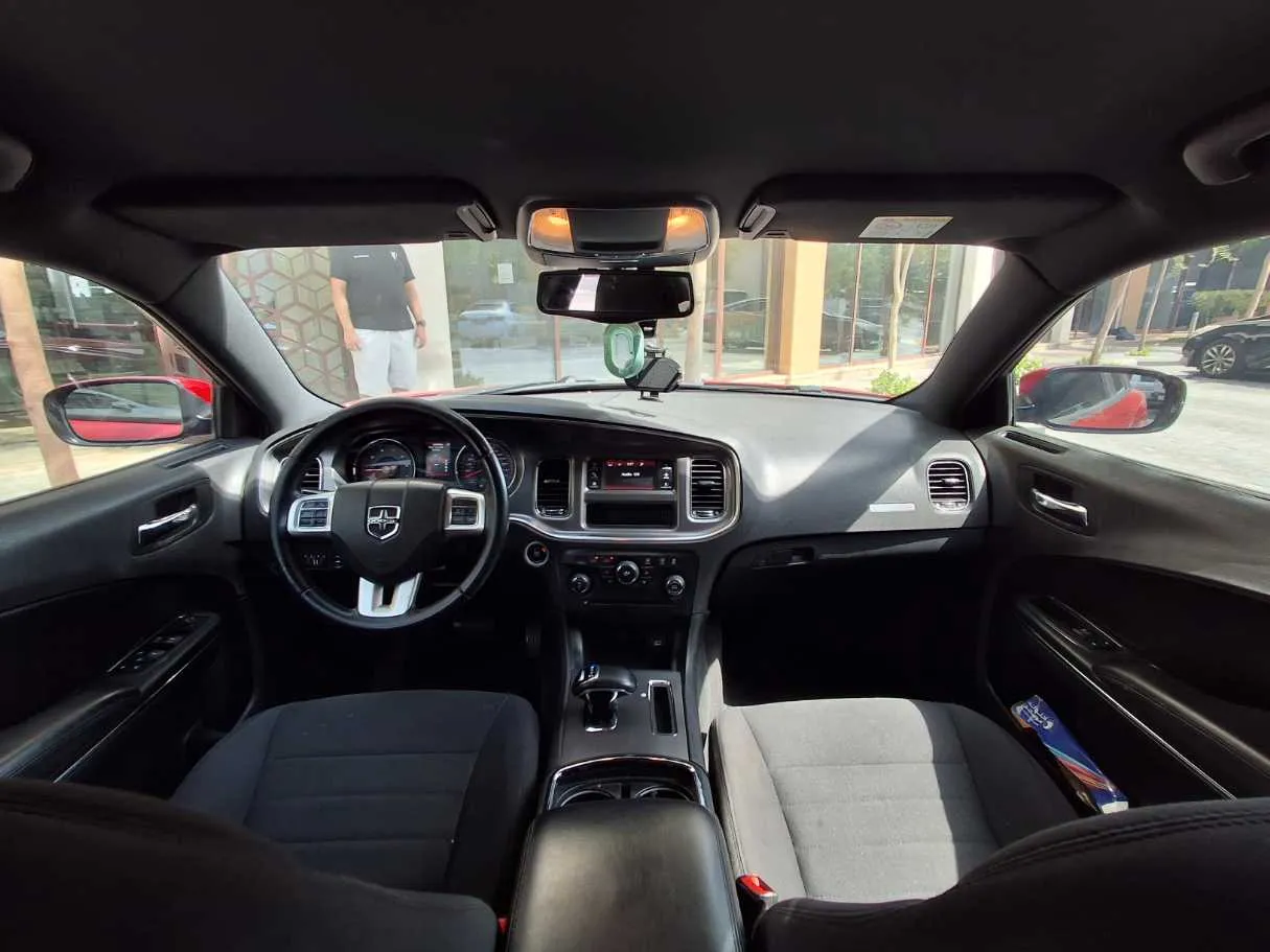 Car image 18