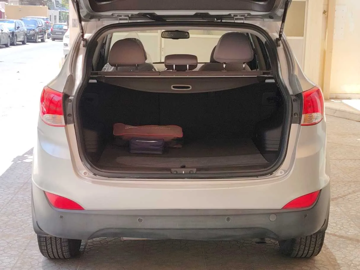 Car image 23