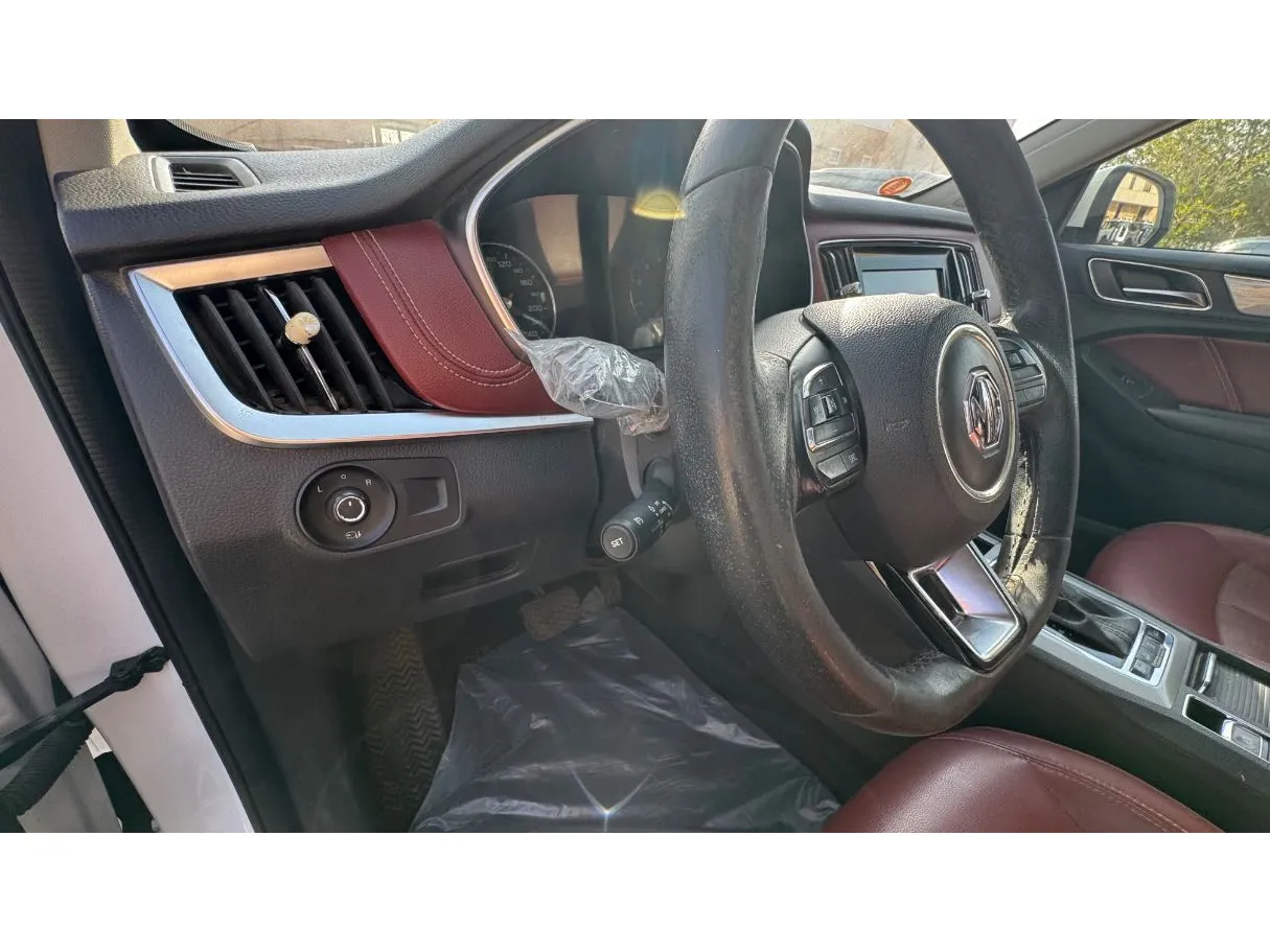 Car image 24