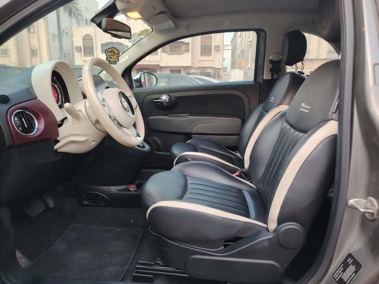 Car image 19