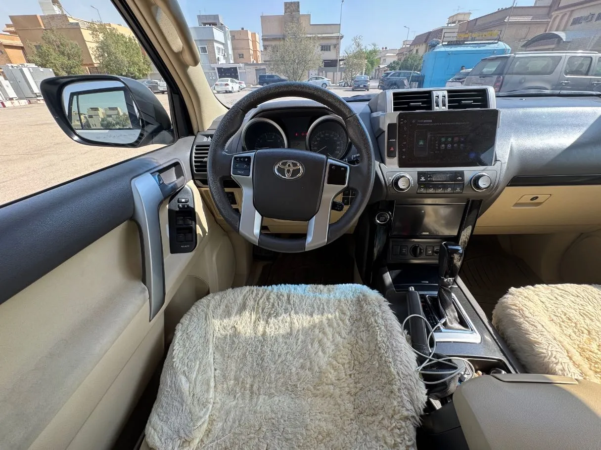 Car image 16