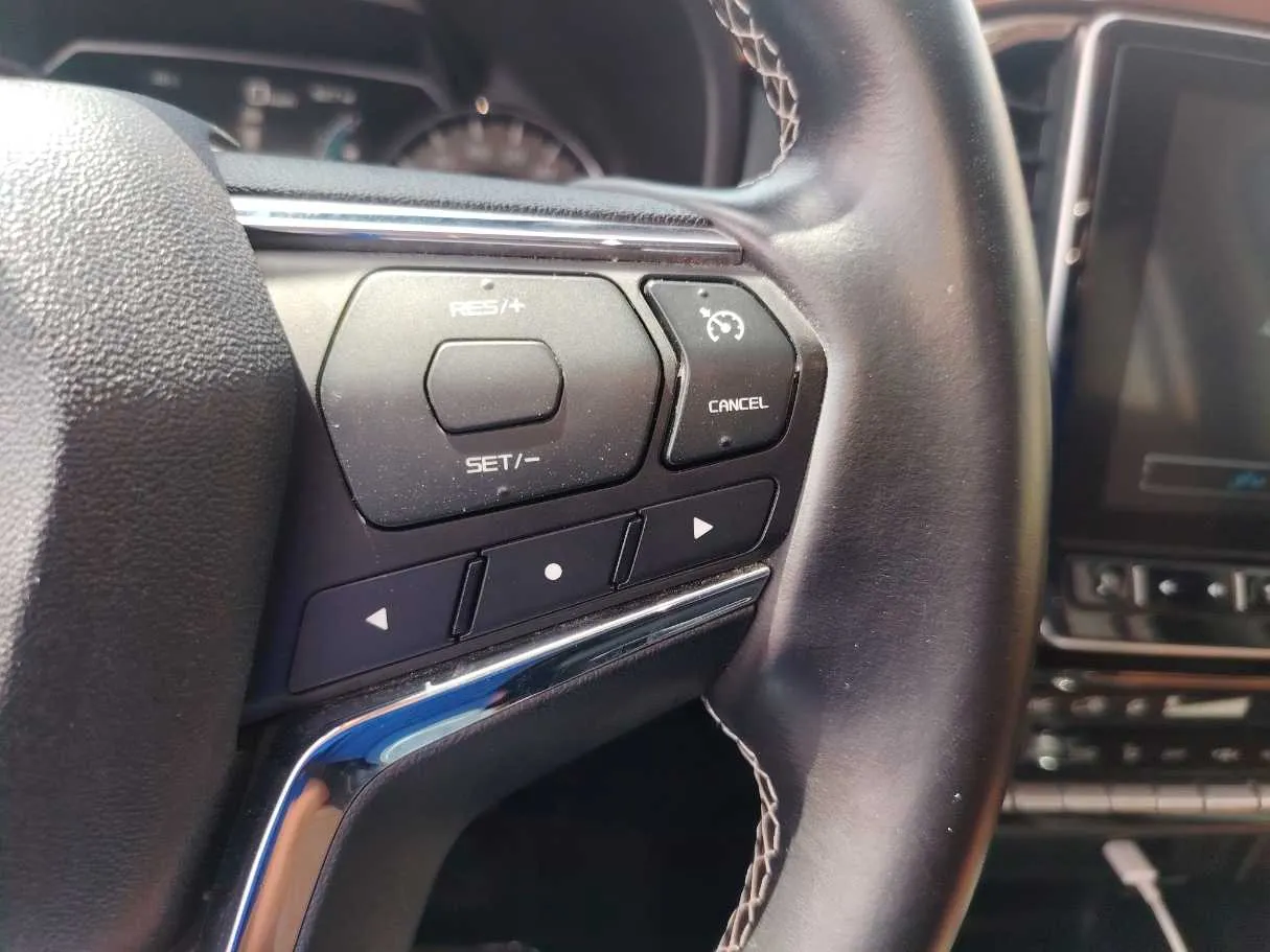 Car image 23