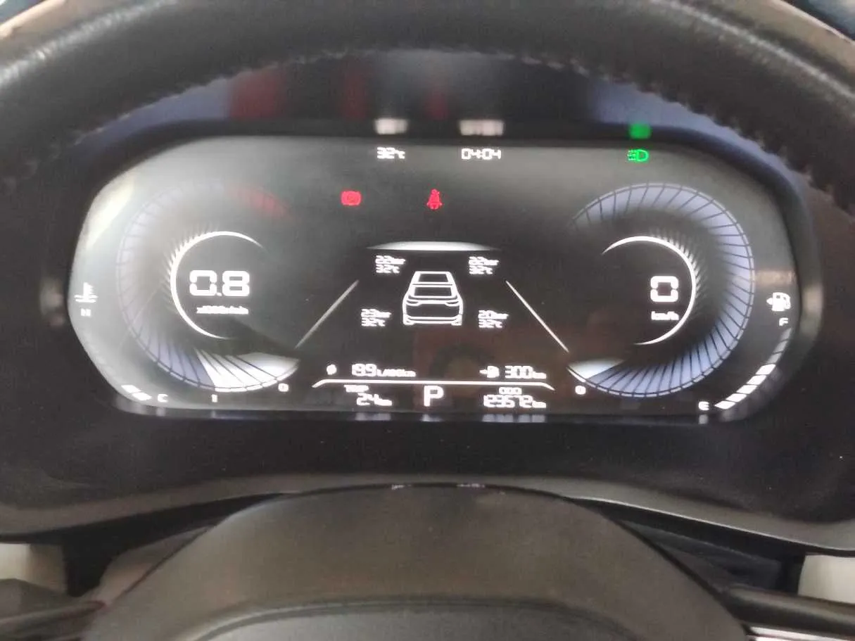 Car image 30