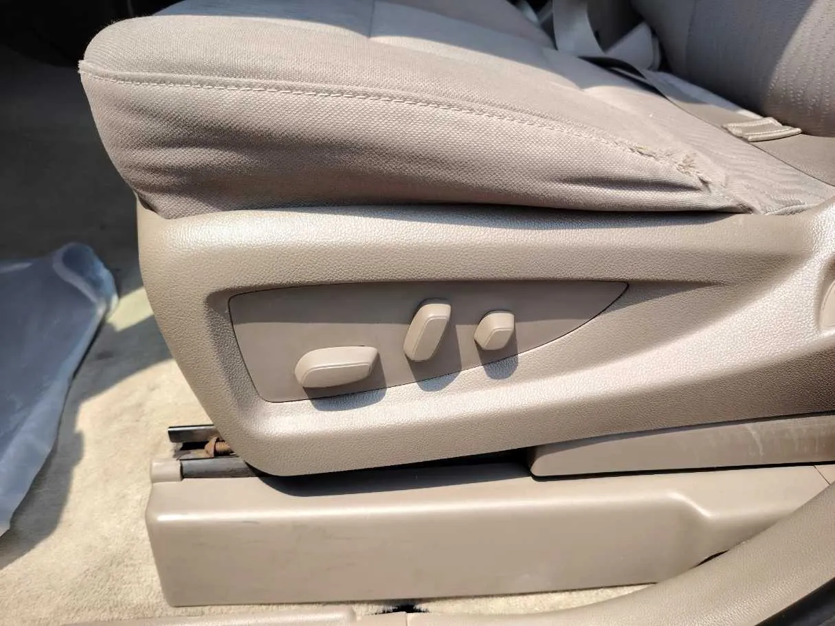 Car image 43