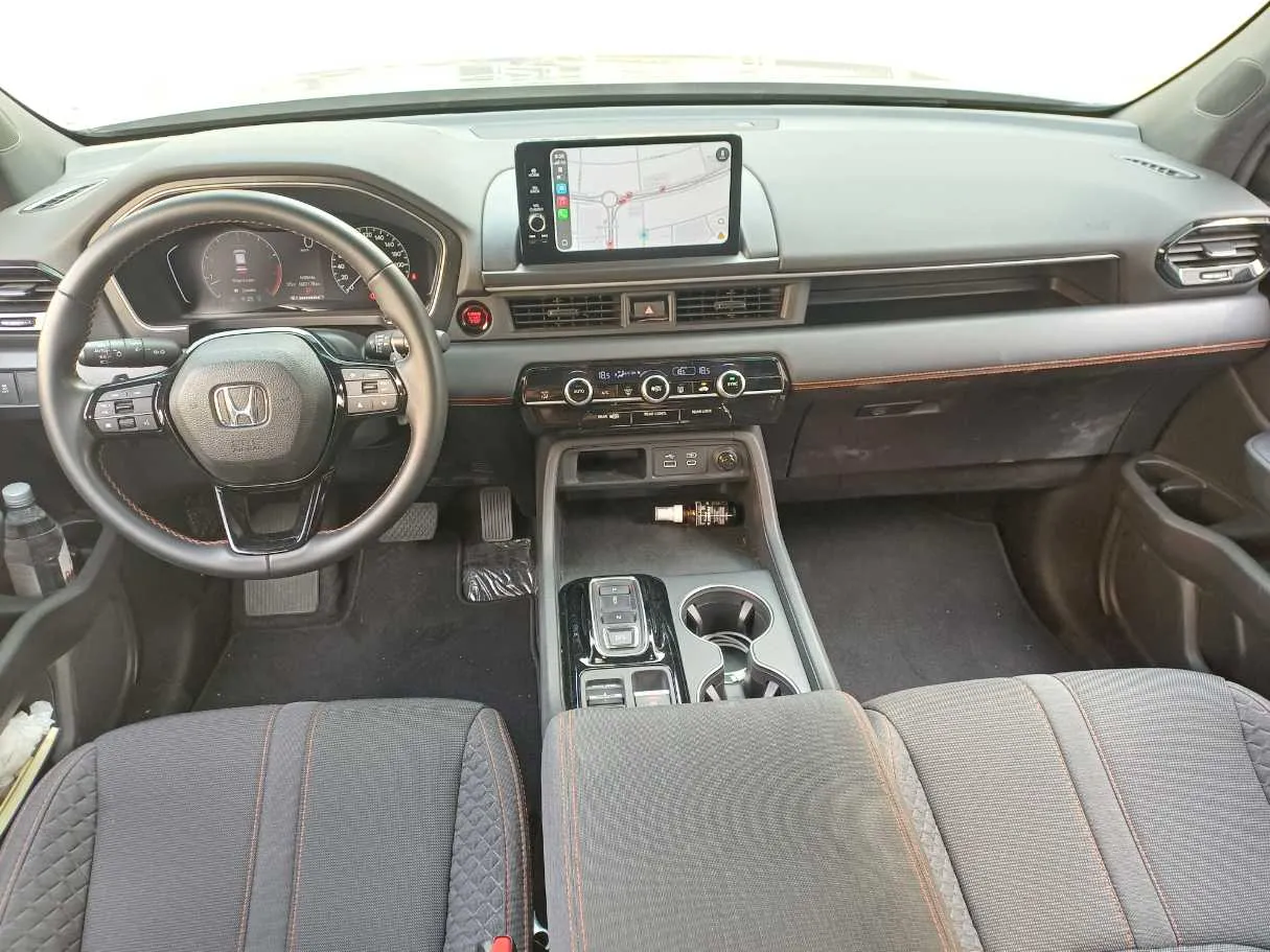 Car image 17