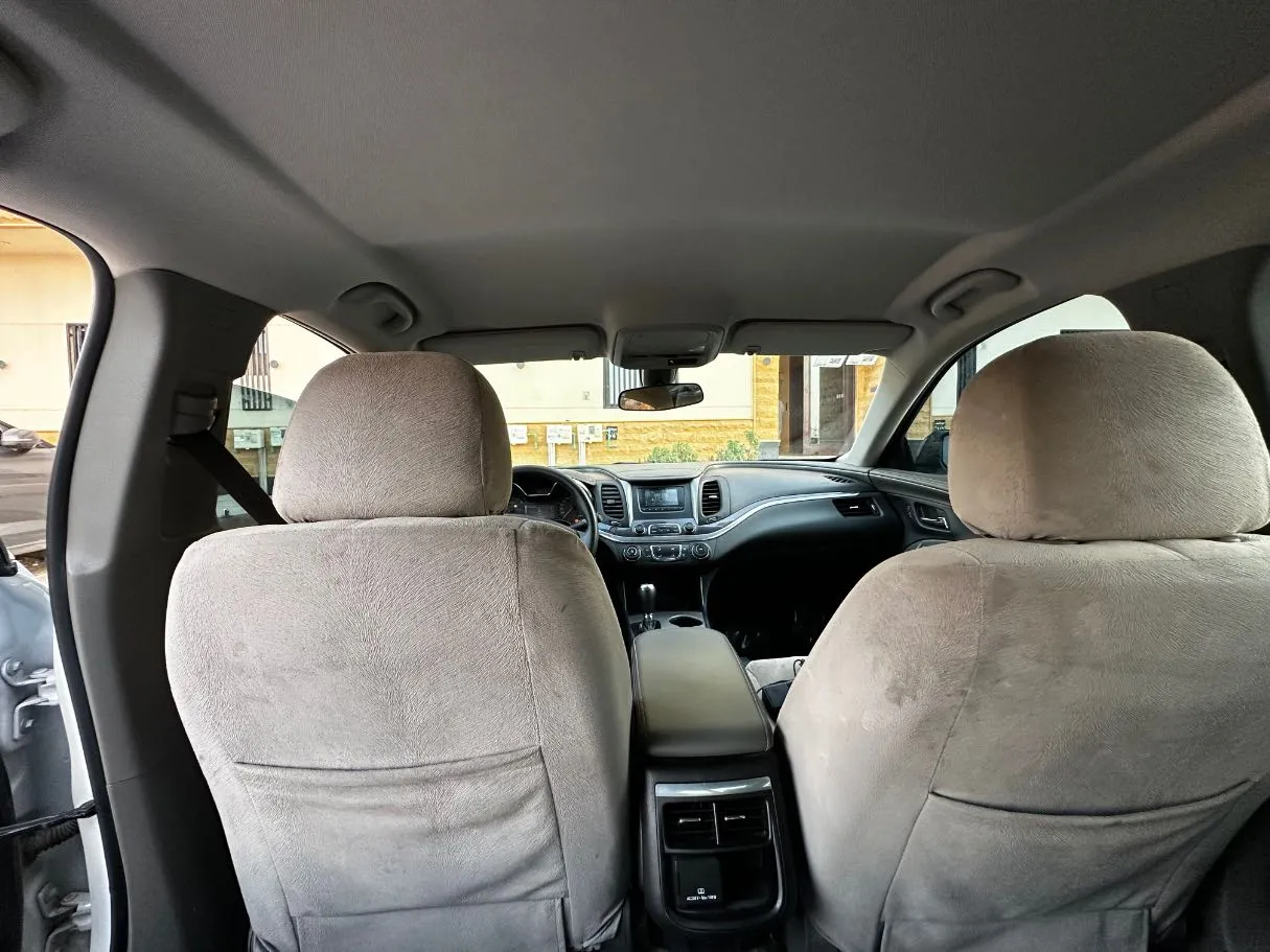 Car image 15