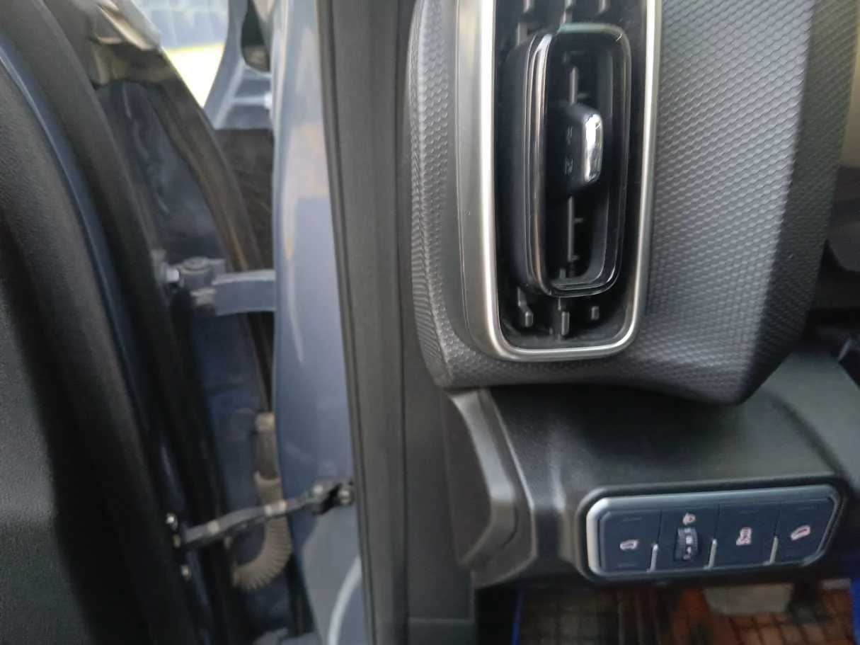 Car image 31