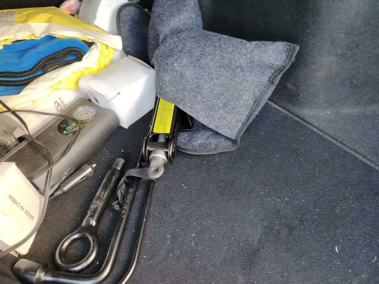Car image 33