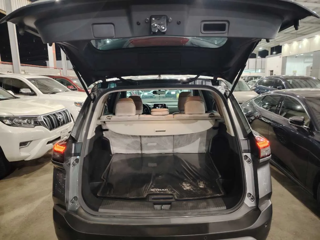 Car image 27