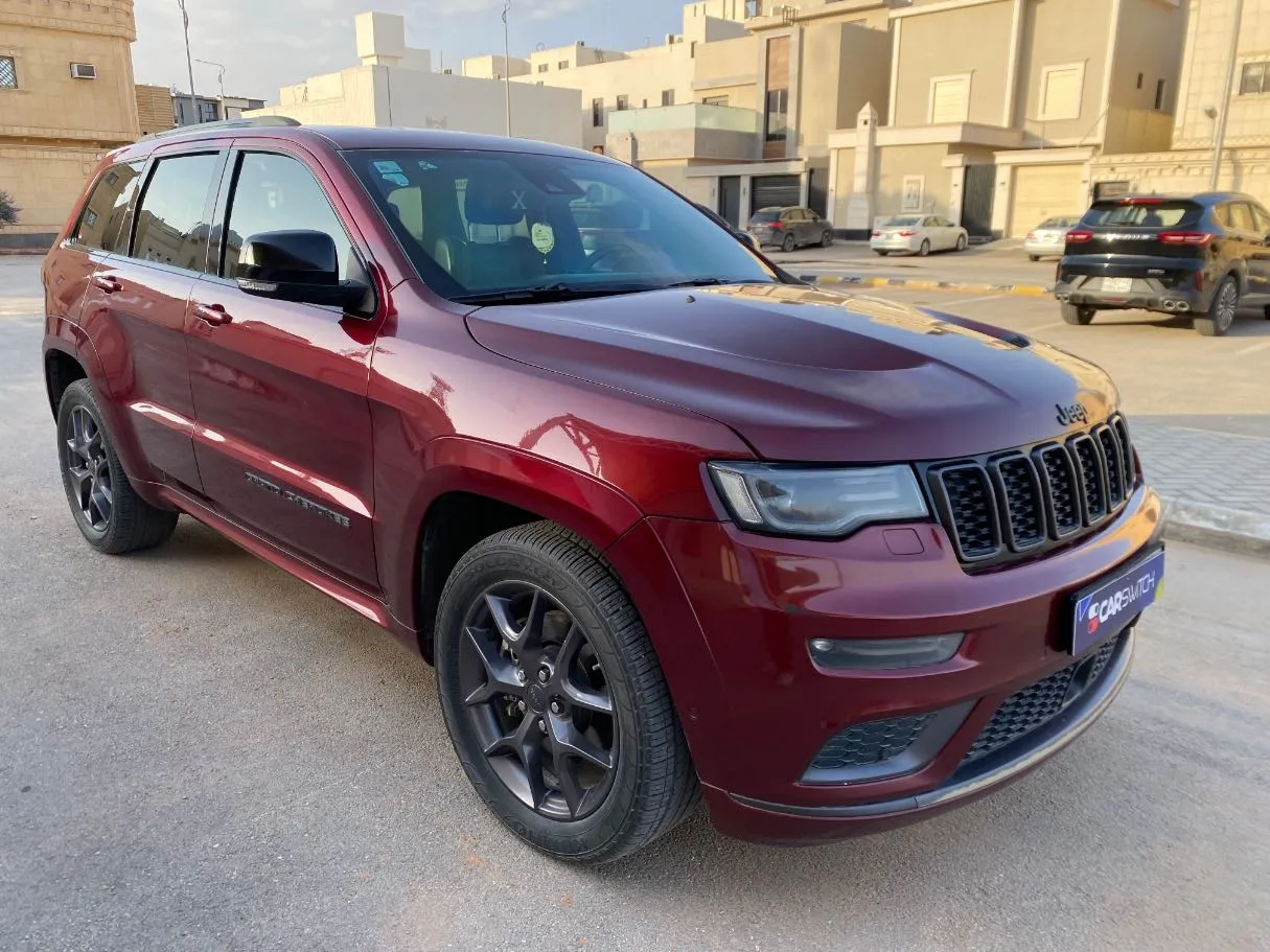Car image 3