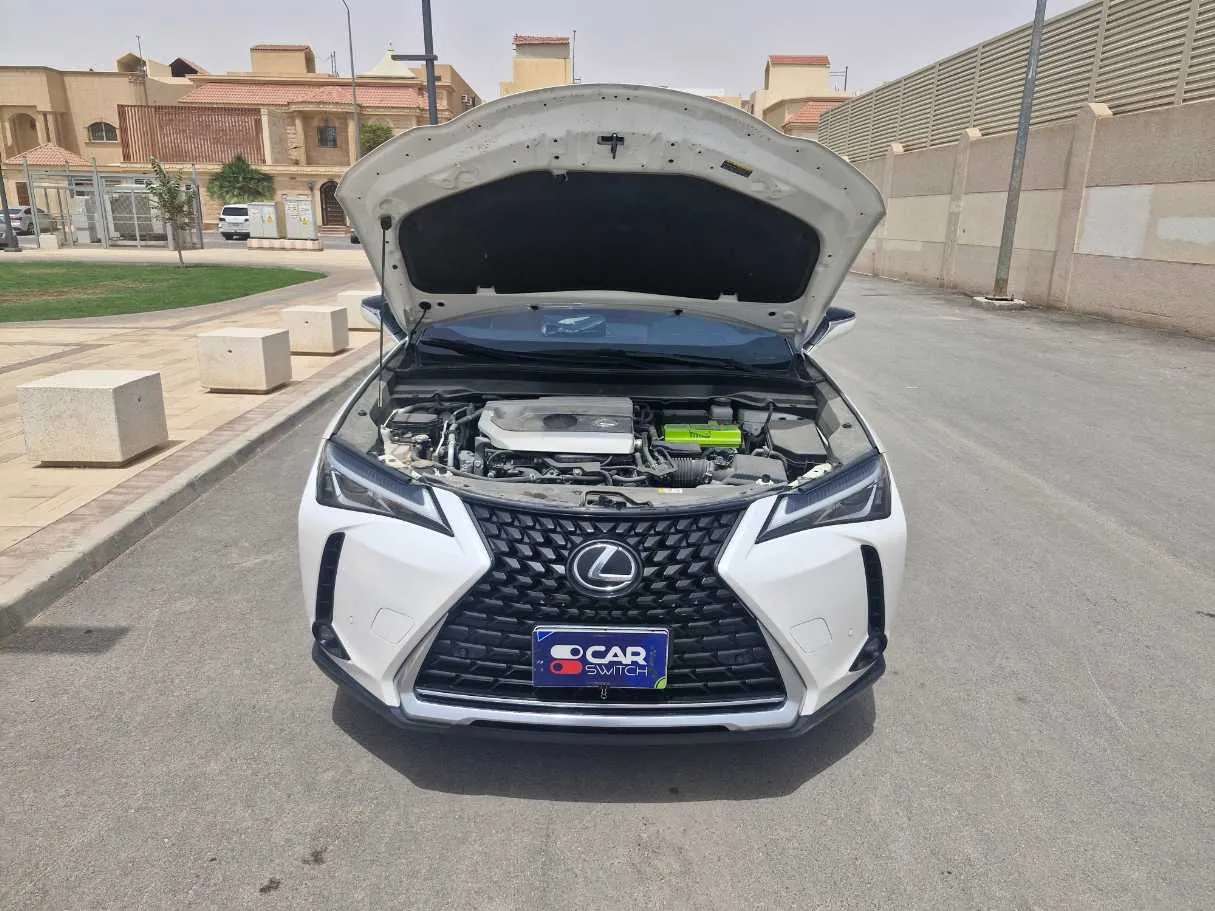 Car image 24