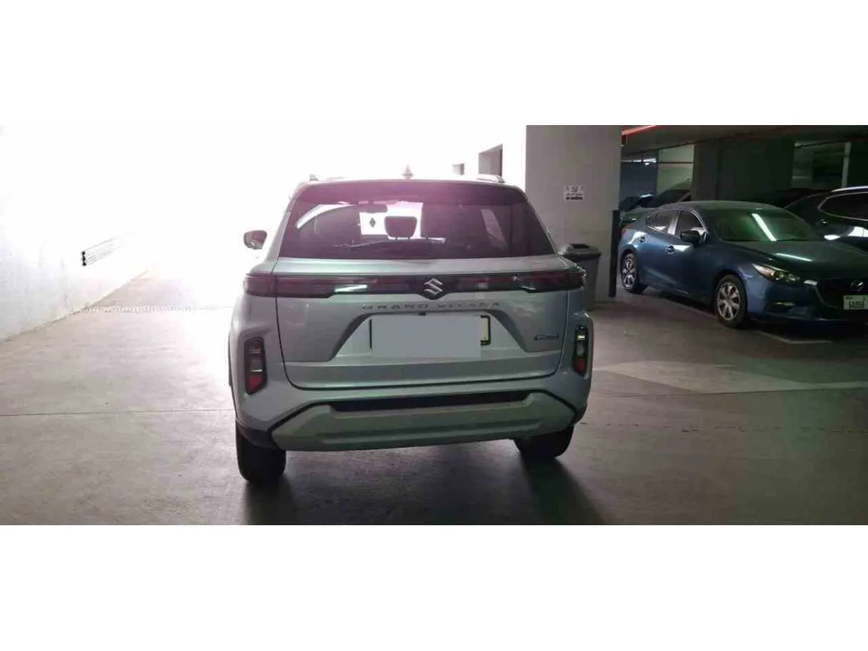 Car image 5