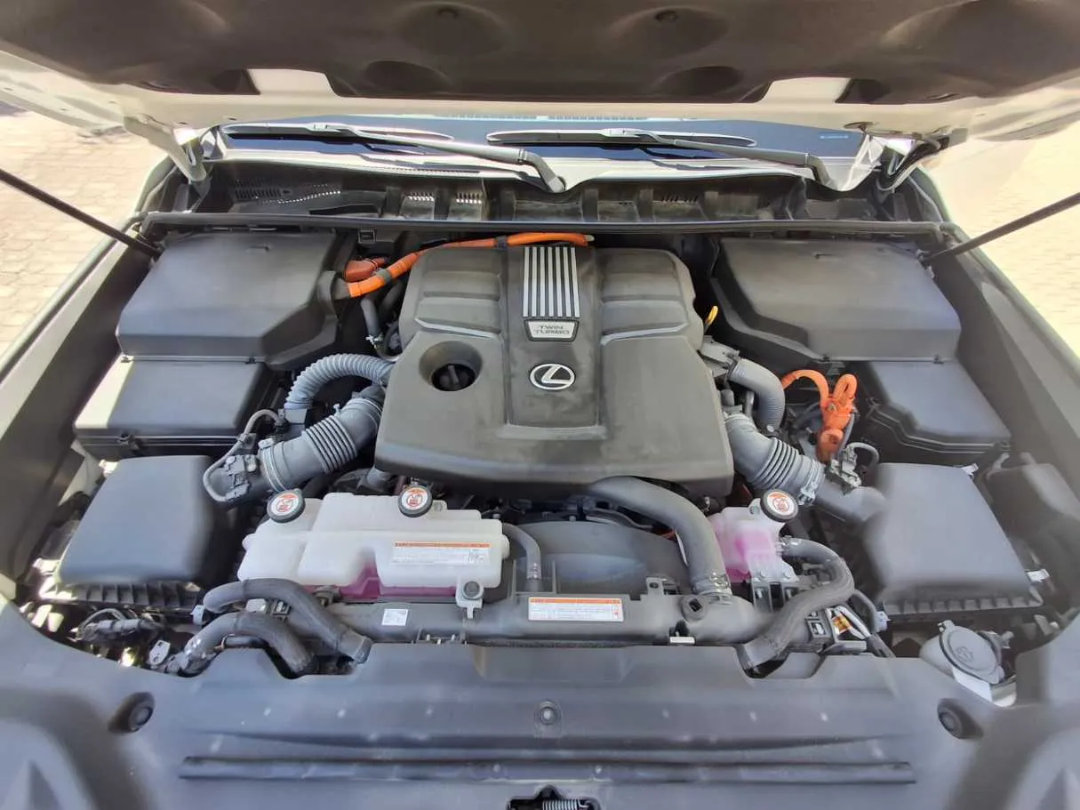 Car image 25