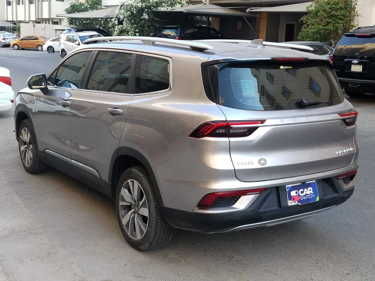 Car image 7