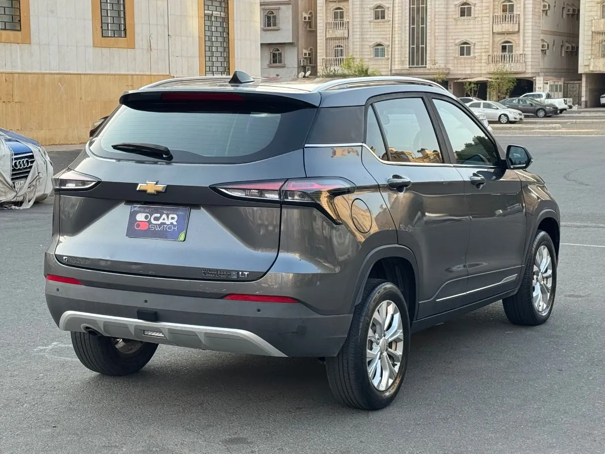 Car image 5