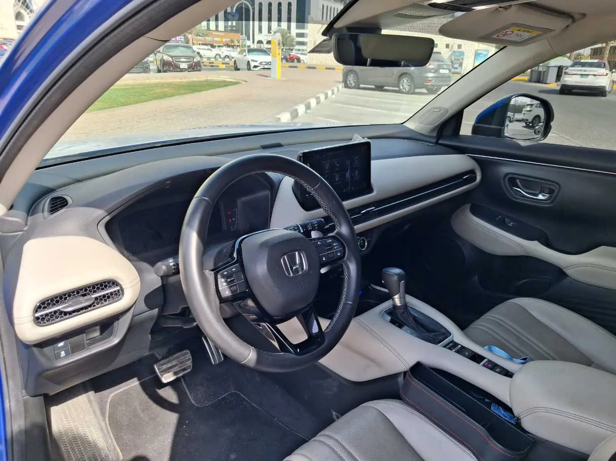 Car image 11