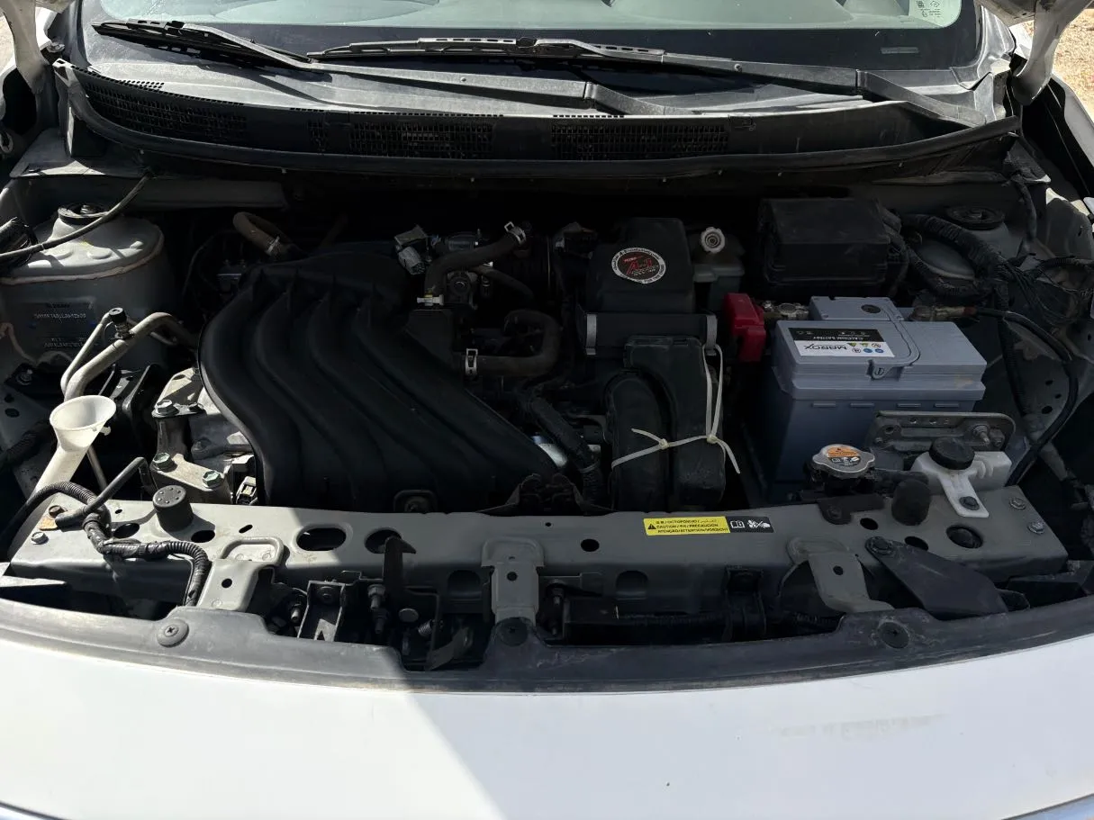 Car image 26