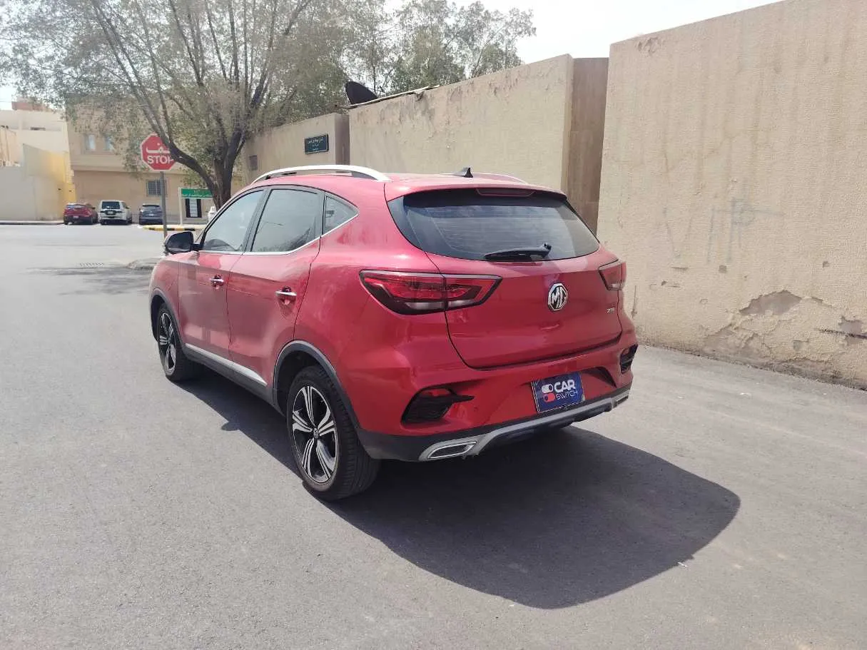 Car image 7