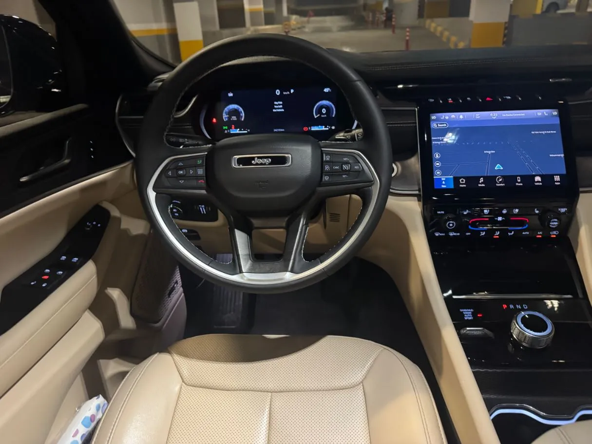 Car image 17