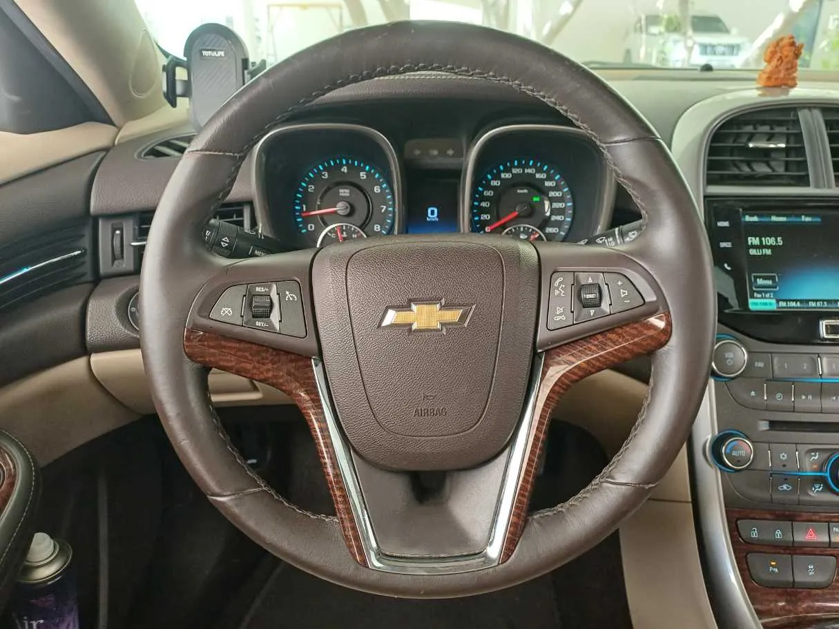 Car image 14