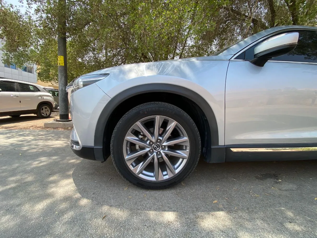 Car image 9