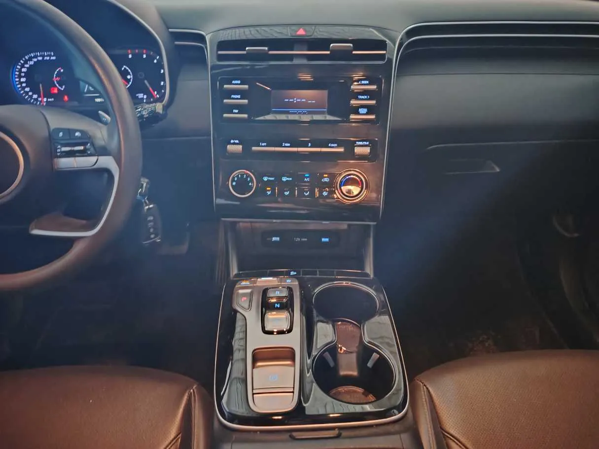 Car image 21