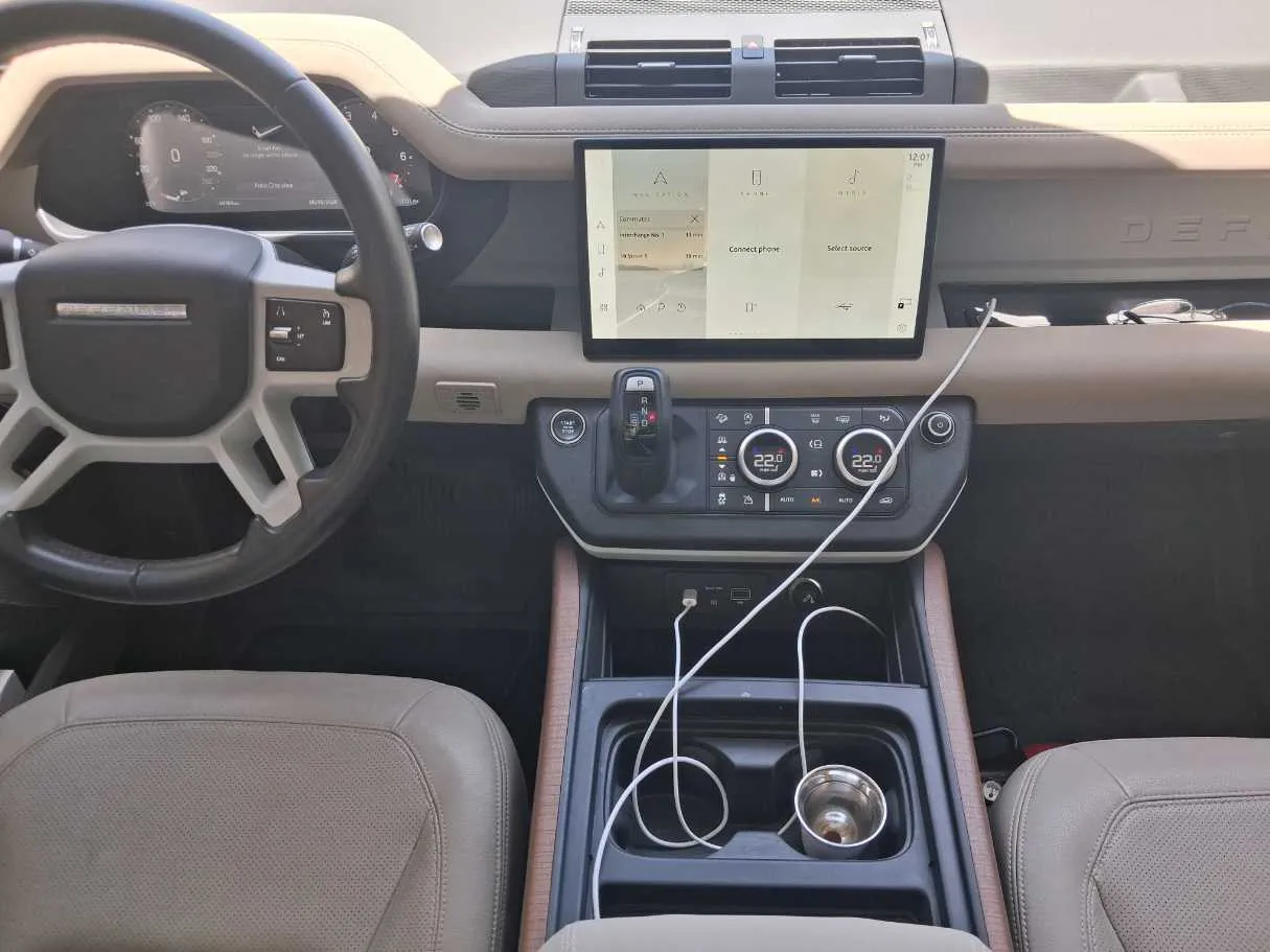 Car image 18