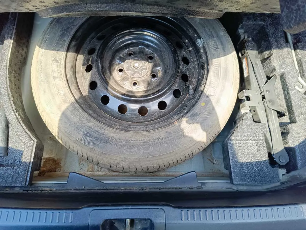 Car image 33