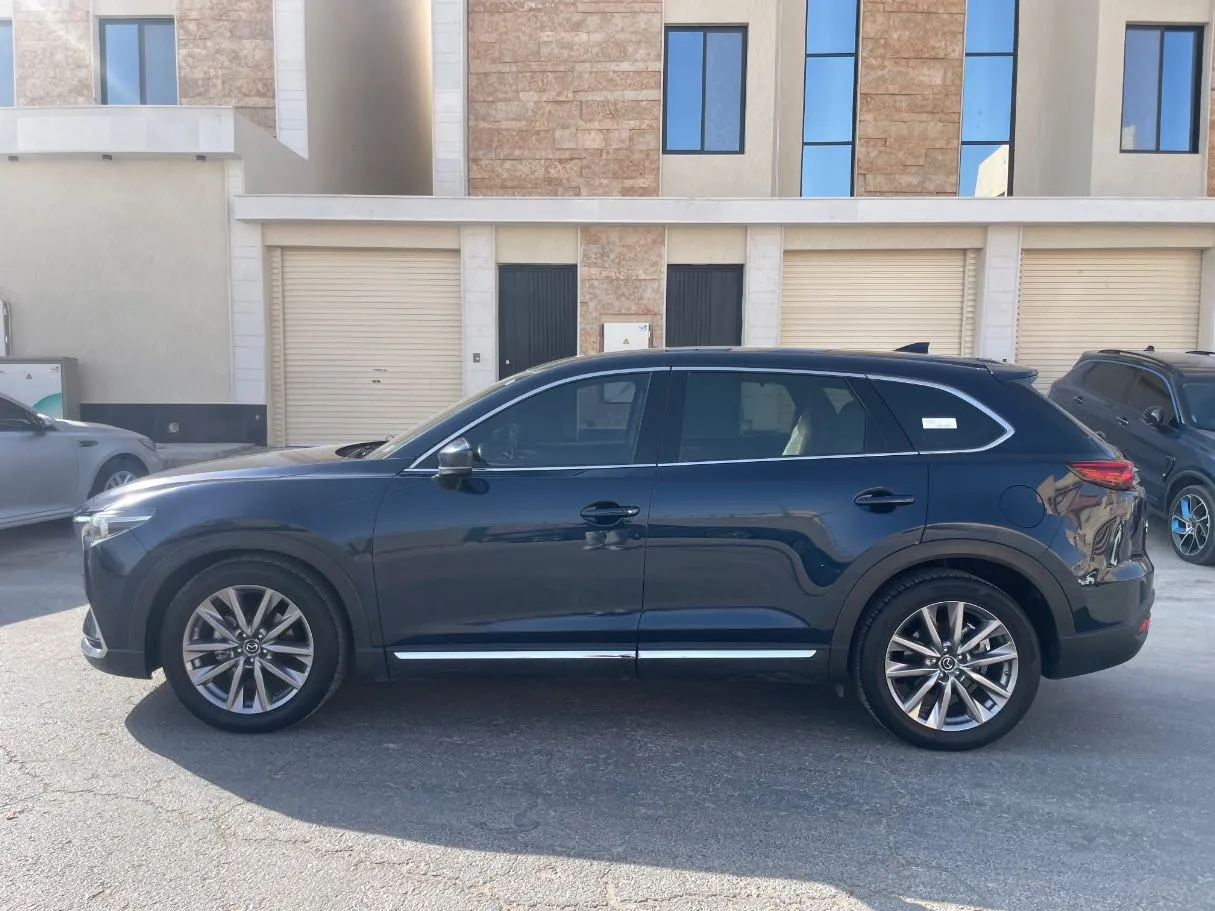 Car image 8