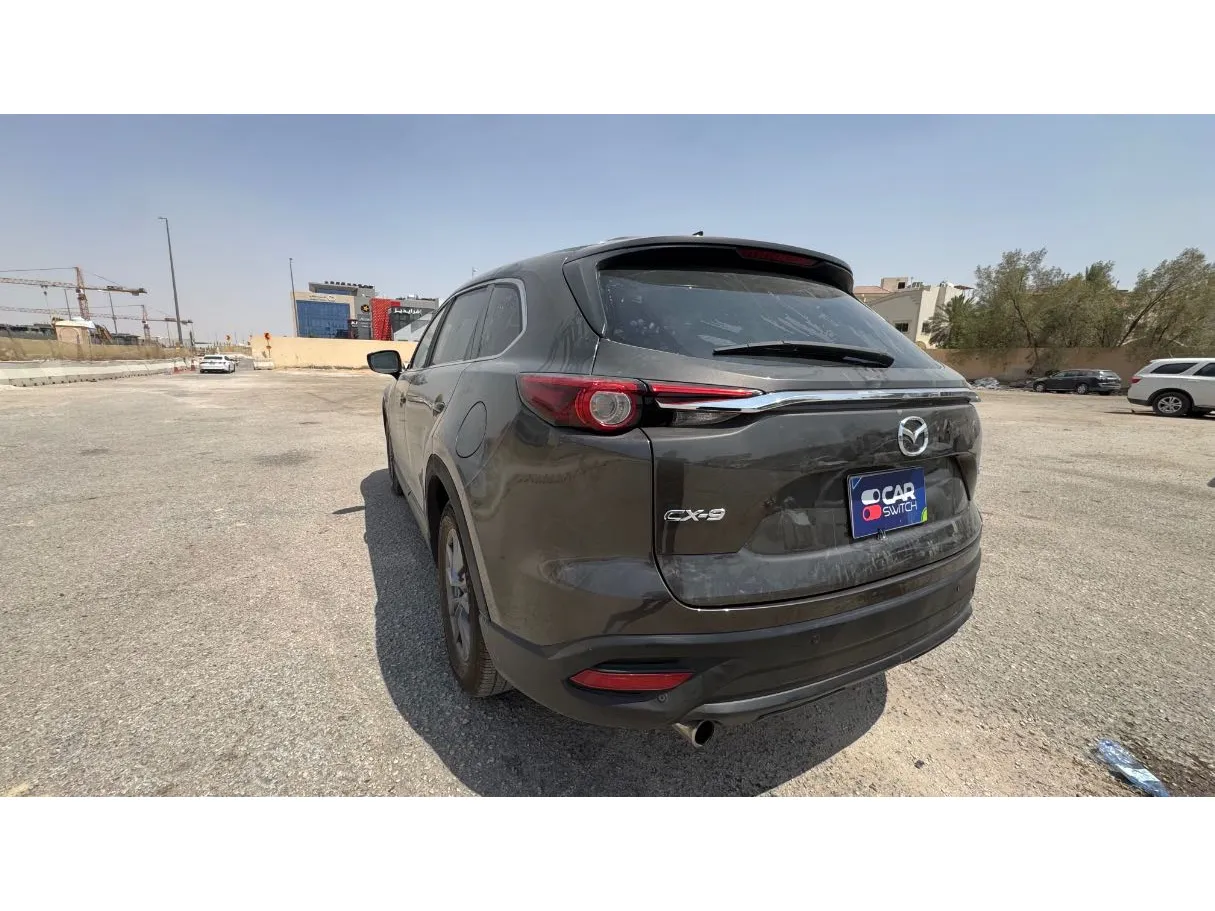 Car image 7