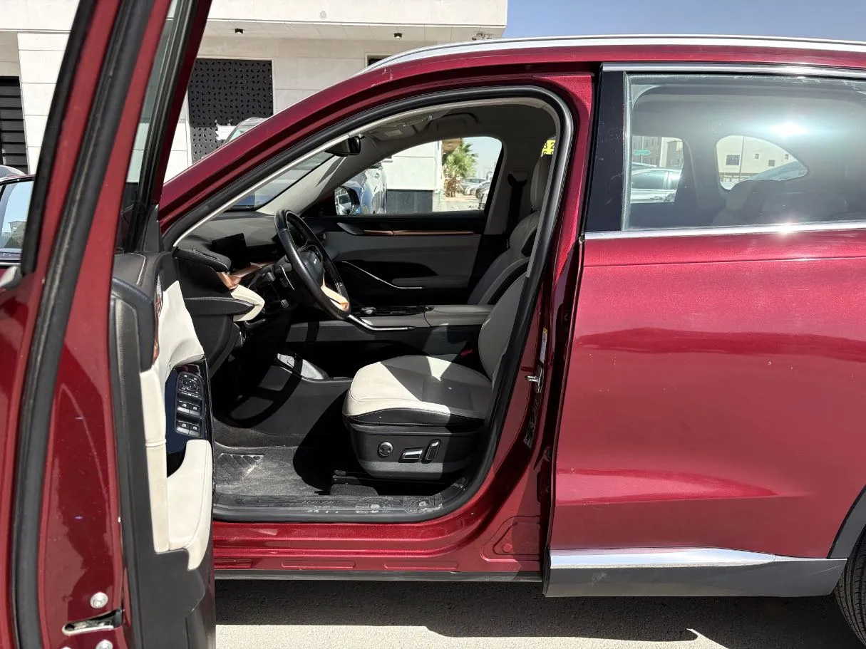 Car image 11