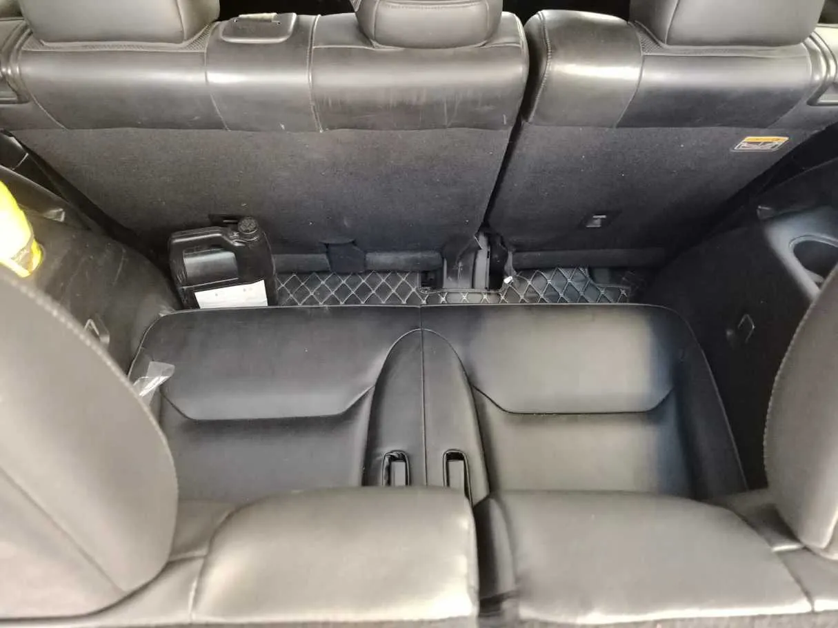 Car image 29