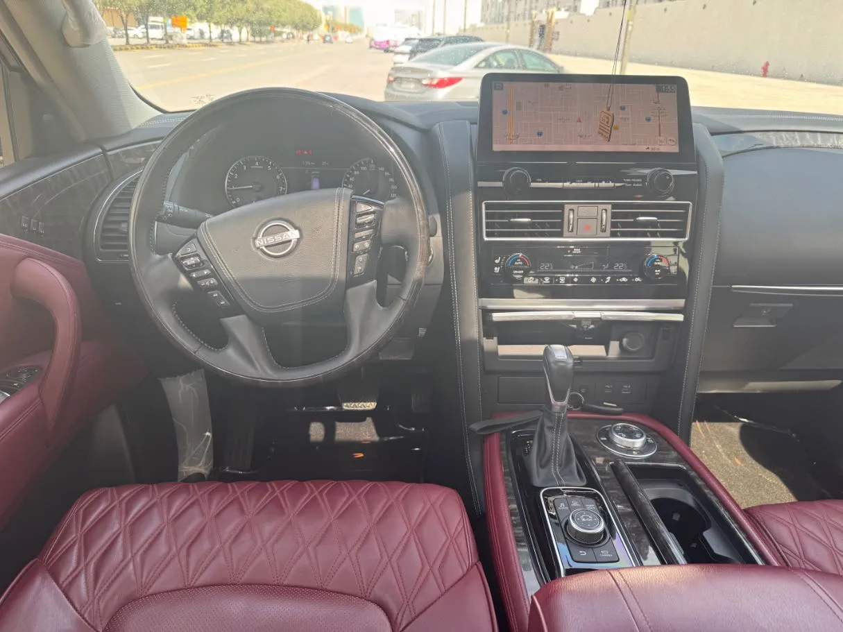 Car image 12