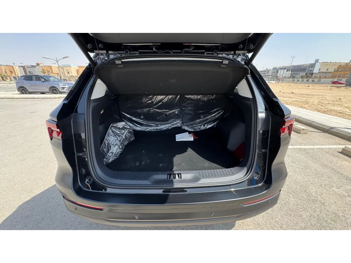 Car image 22