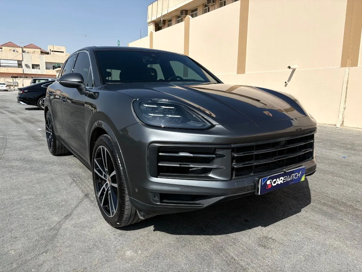 Car image 3