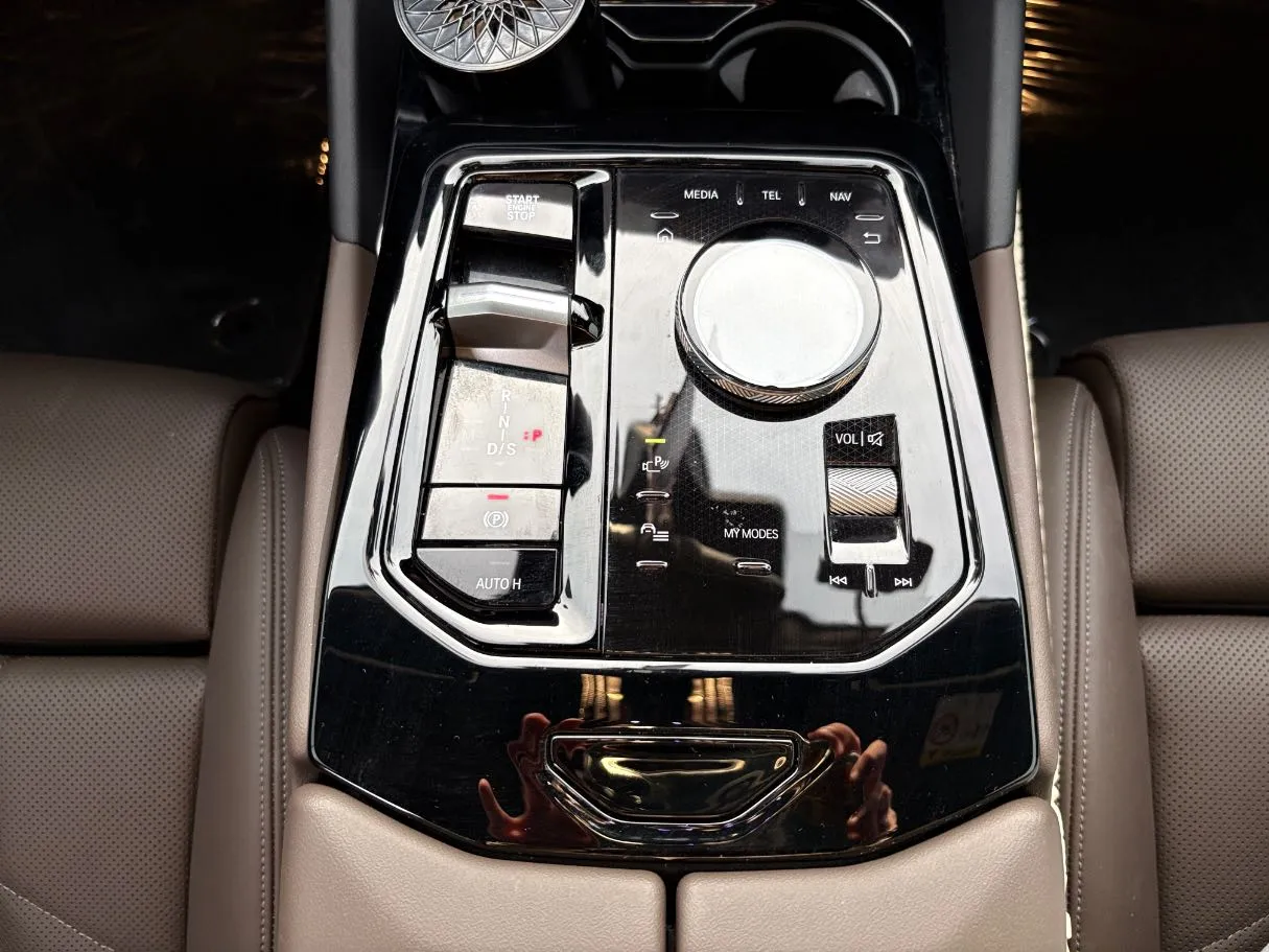 Car image 22