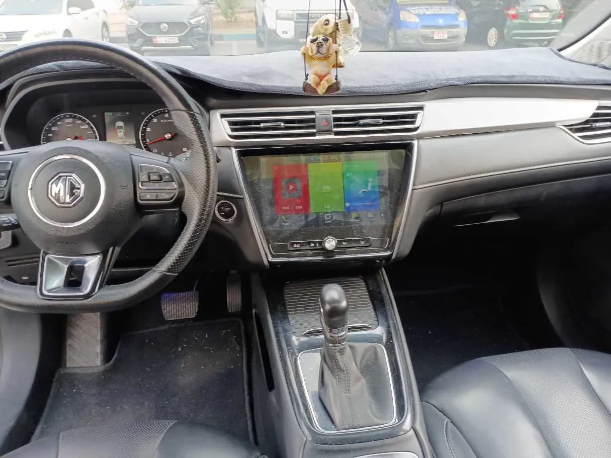 Car image 15