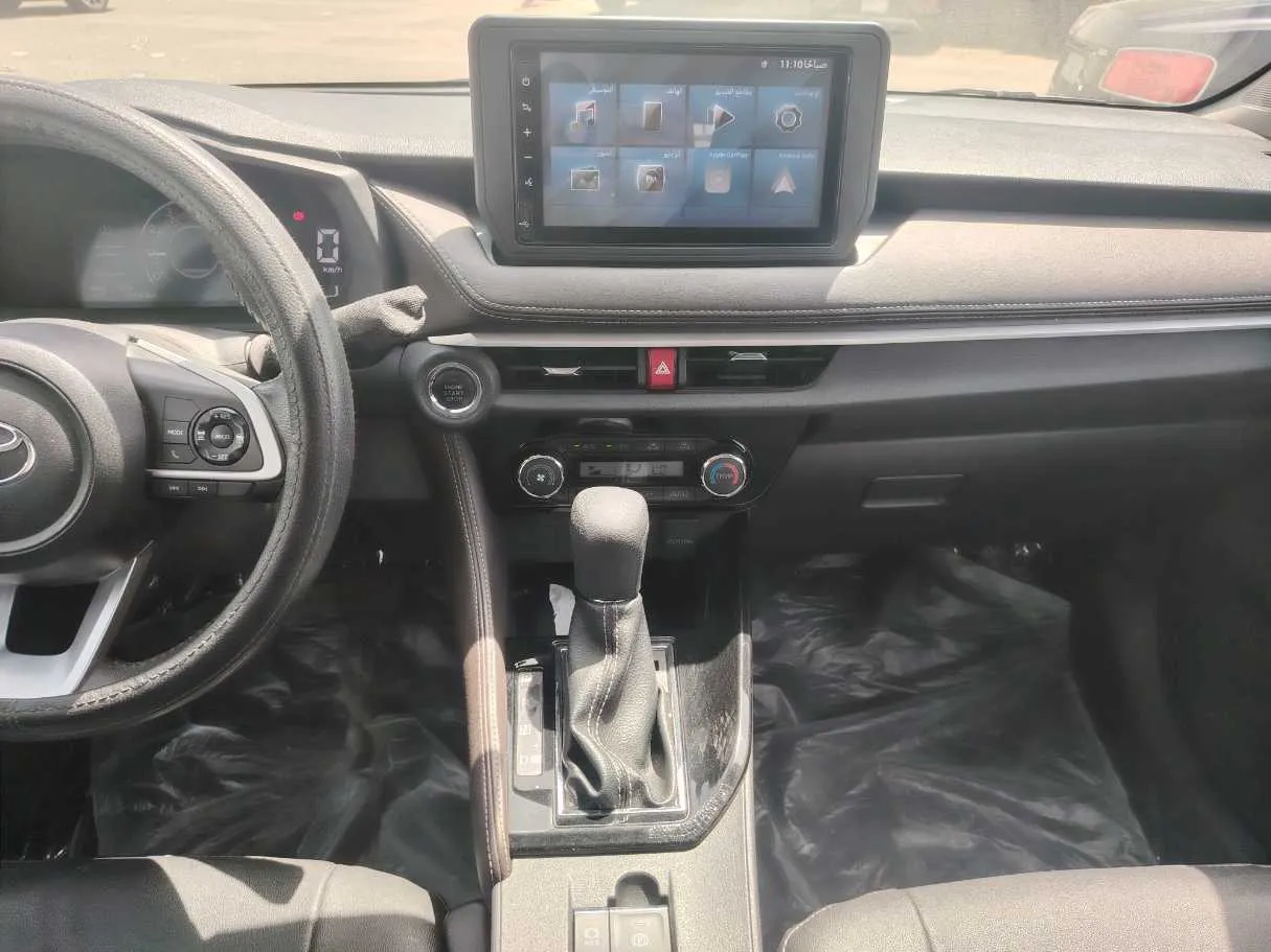 Car image 23