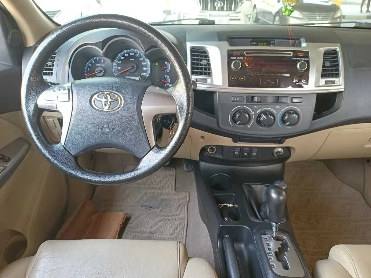Car image 16