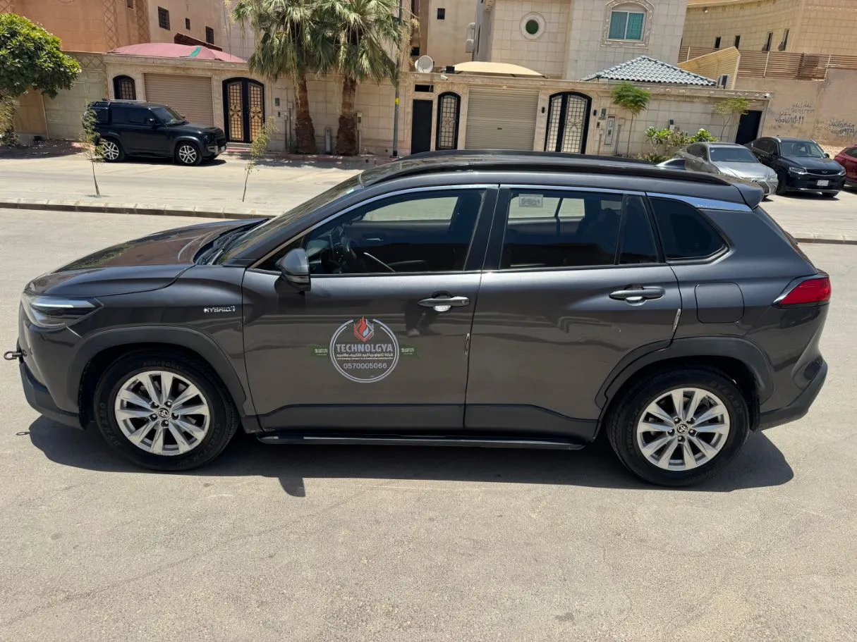 Car image 8