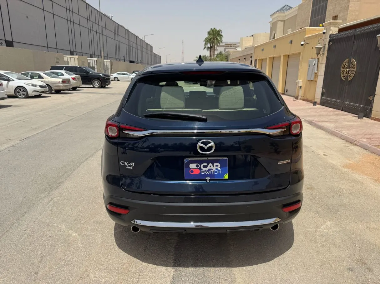 Car image 6