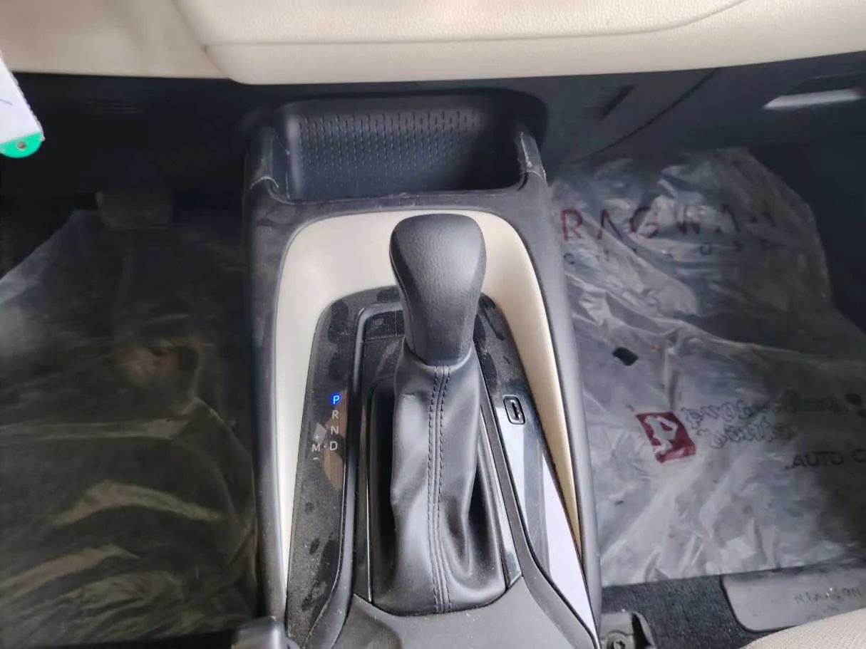Car image 22