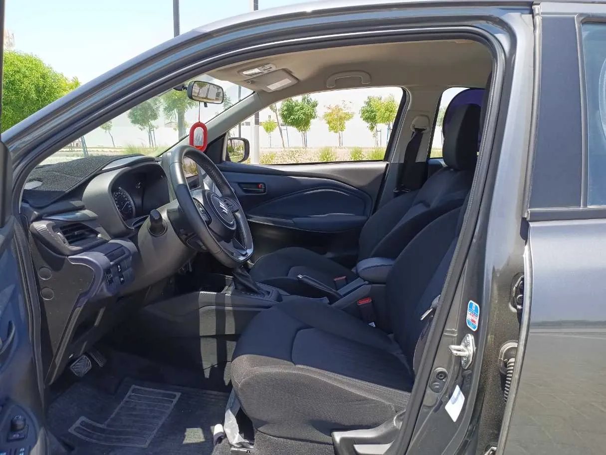Car image 12