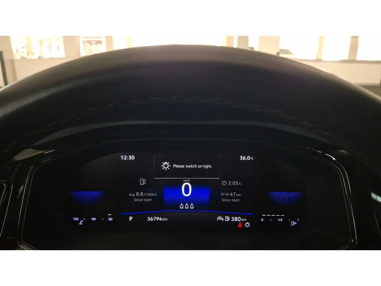 Car image 19